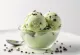 Lody miętowe z czekoladą podane w pucharku