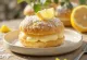 Semla z kremem cytrynowym, świeże i apetyczne ciastko