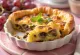 Quiche na cieście croissantowym pokrojony na kawałki