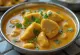 Rybne curry z Kerali z wieprzowiną, podane w bogatej bazie z mleka kokosowego
