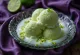 Lody limonkowe podane