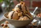 Lody Jamoca Almond Fudge podane w pucharku